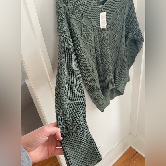 AERIE Pullover V-Neck Cable Knit Sweater - Picture 6 of 10